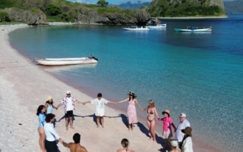 Activities at Pink Beach Komodo